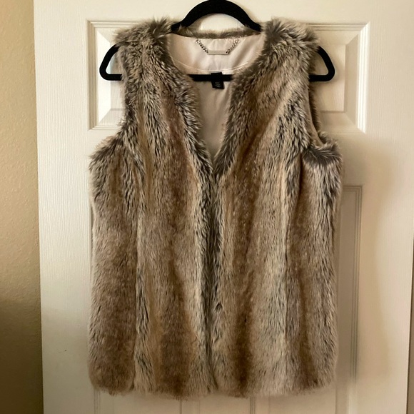 Faux Fur Vest by White & Black - Picture 2 of 7